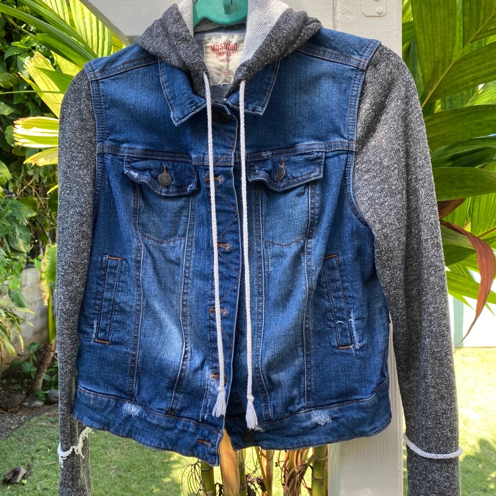 Long live Kelly Kapowski, Target Jean jacket.